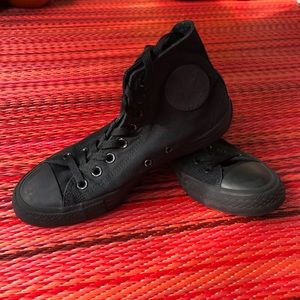 Black high top converse